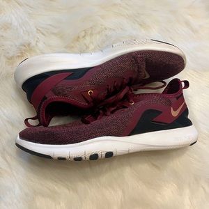 Women’s Nike Flex TR9 Maroon sneakers